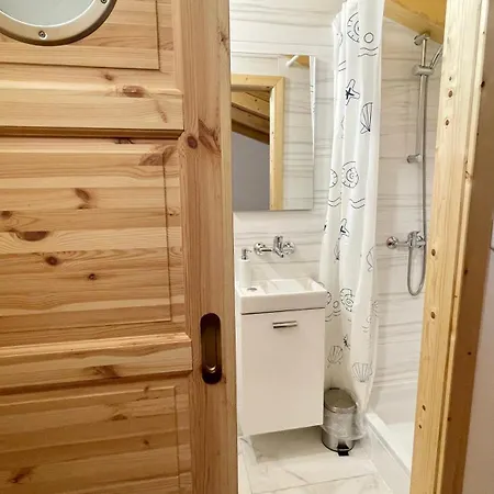 Kuca Nerezinka * Nerezine