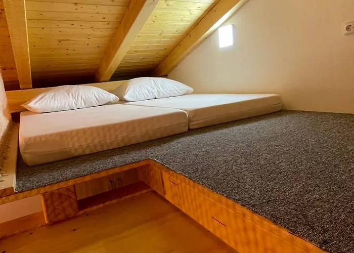 Kuca Nerezinka ネレジネ